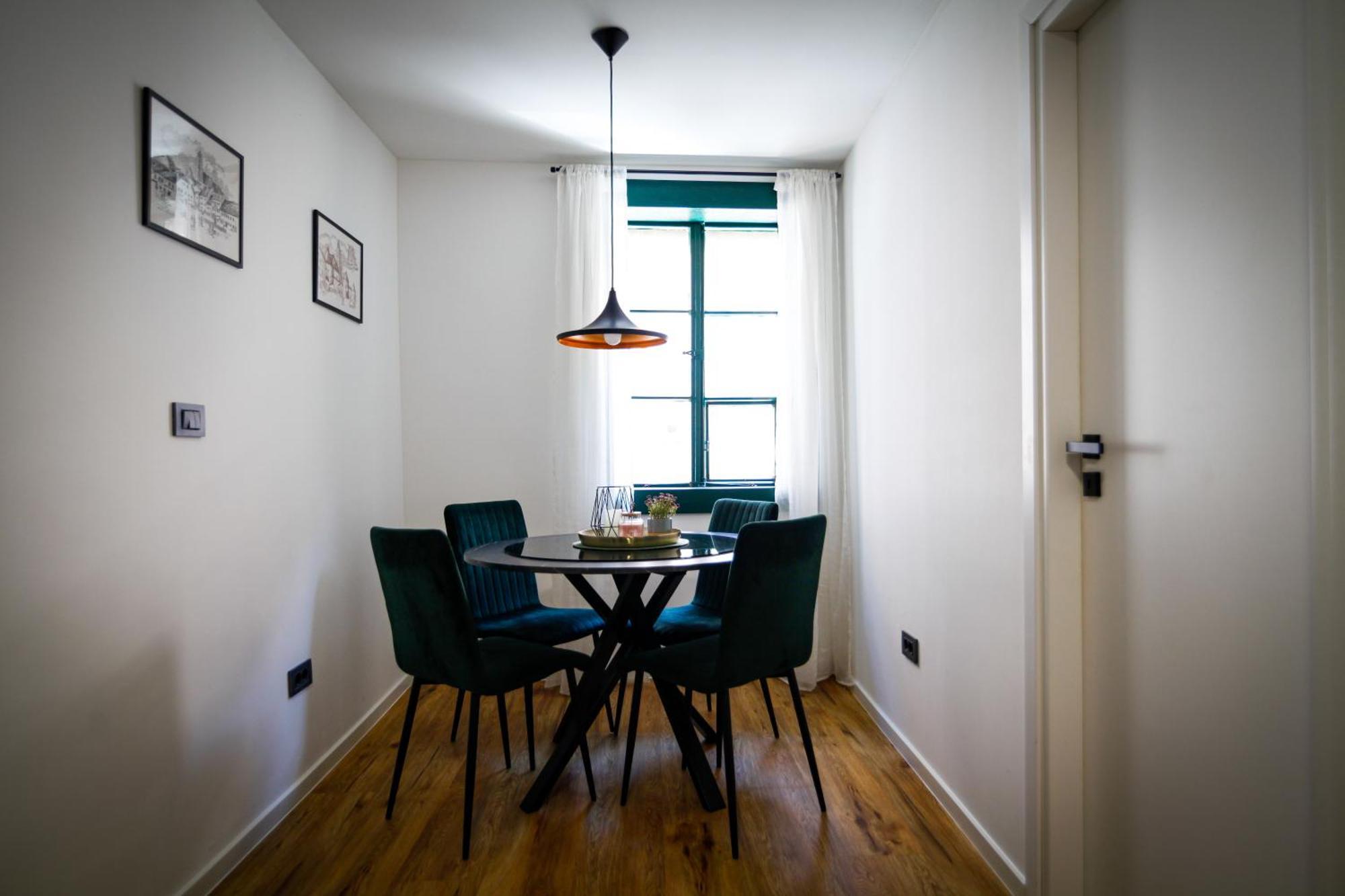 Old Roofs Apartment Zagreb Ngoại thất bức ảnh
