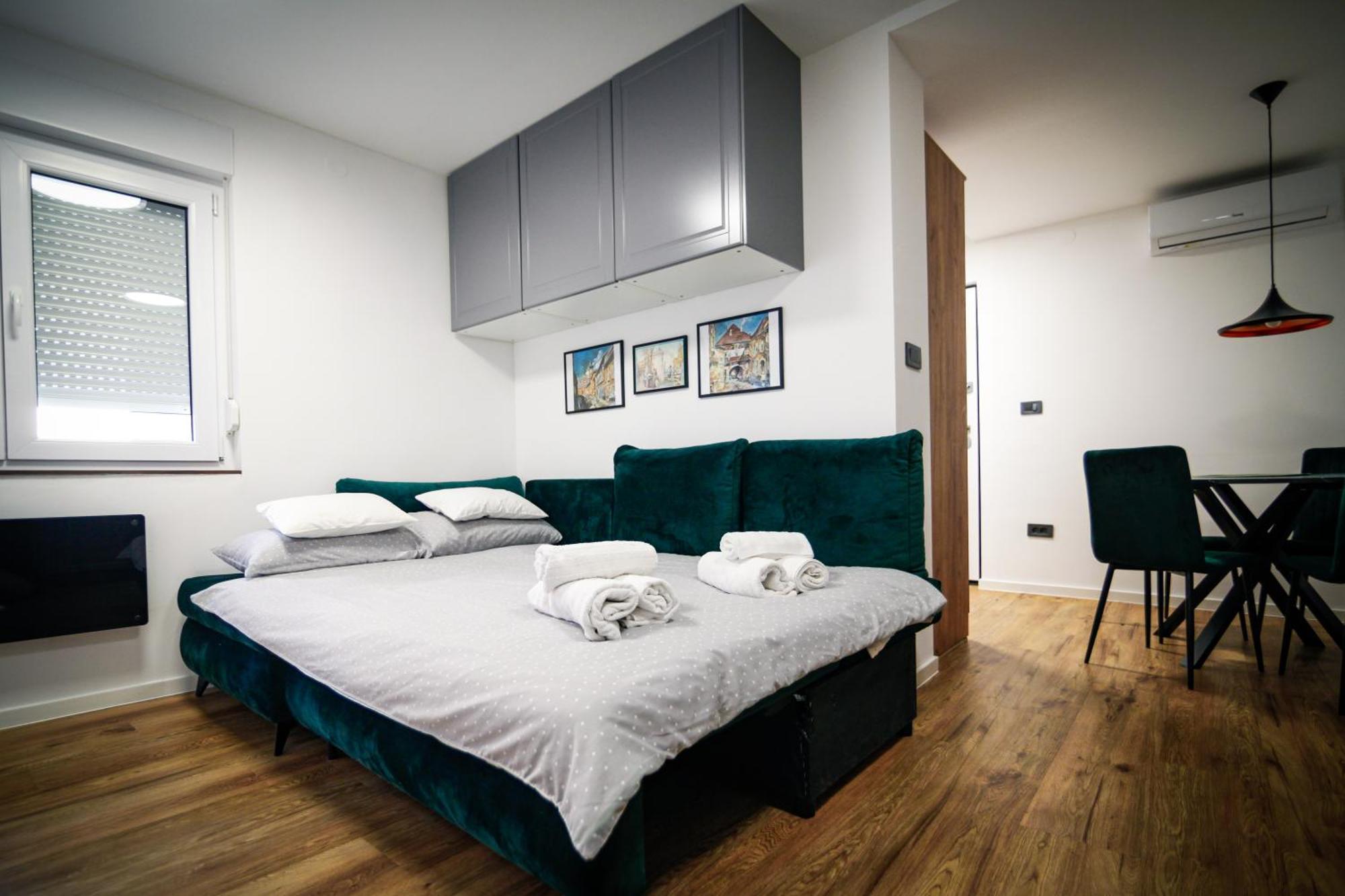 Old Roofs Apartment Zagreb Ngoại thất bức ảnh