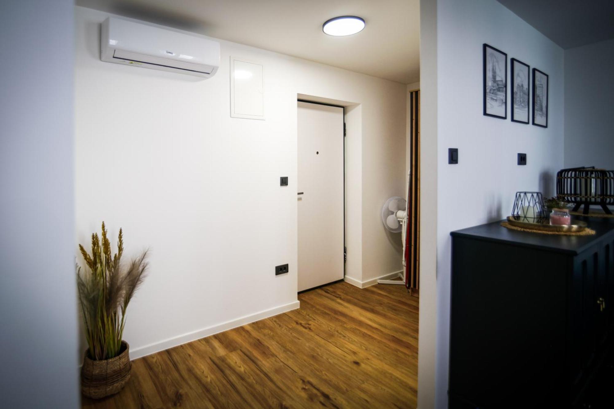 Old Roofs Apartment Zagreb Ngoại thất bức ảnh